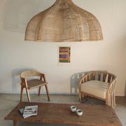 Huge rattan suspension in the shape of a corolla H:1m; D: 1m50