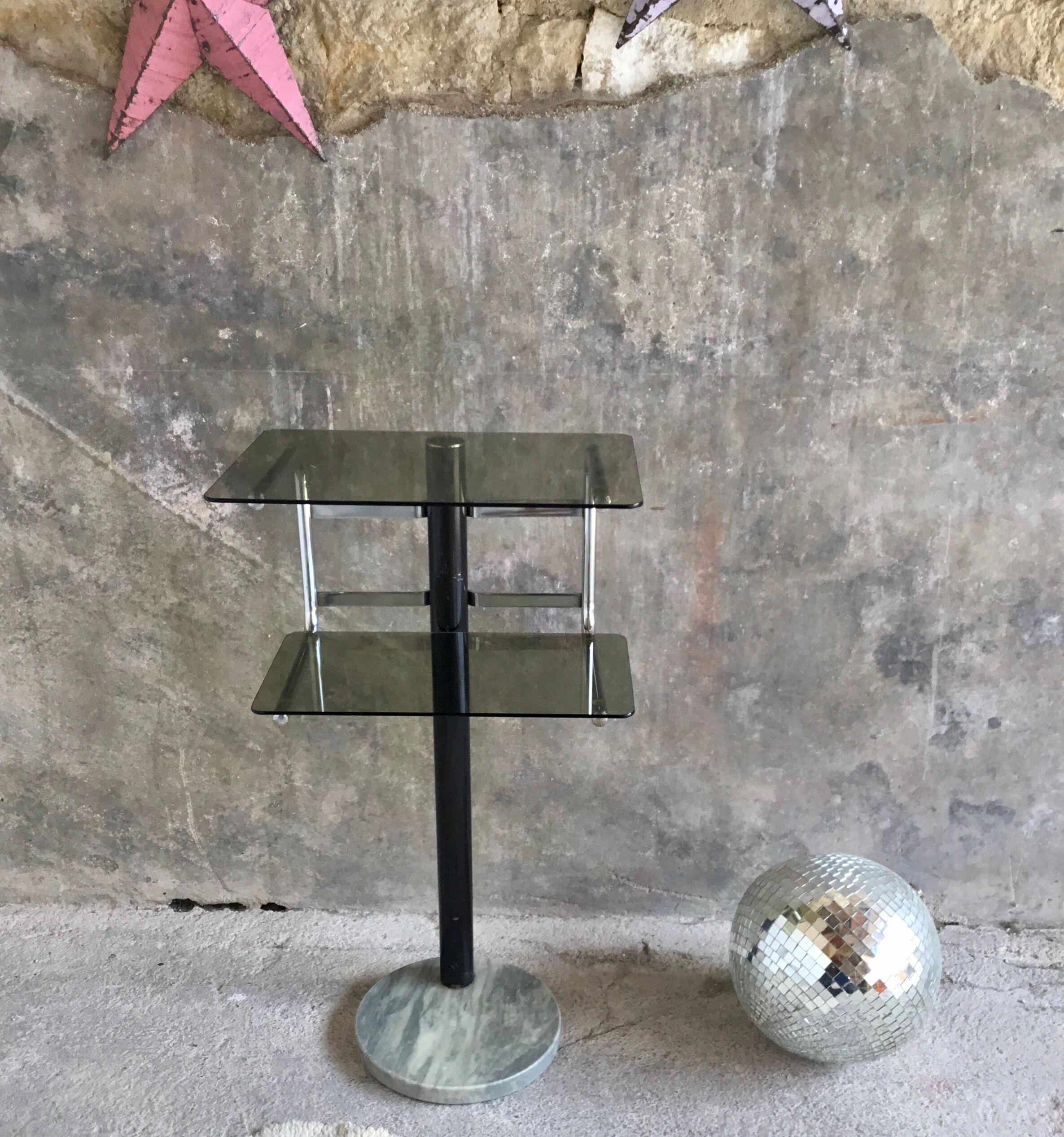 Fifth wheel or sofa end - smoked glasses and marble foot - design 1970