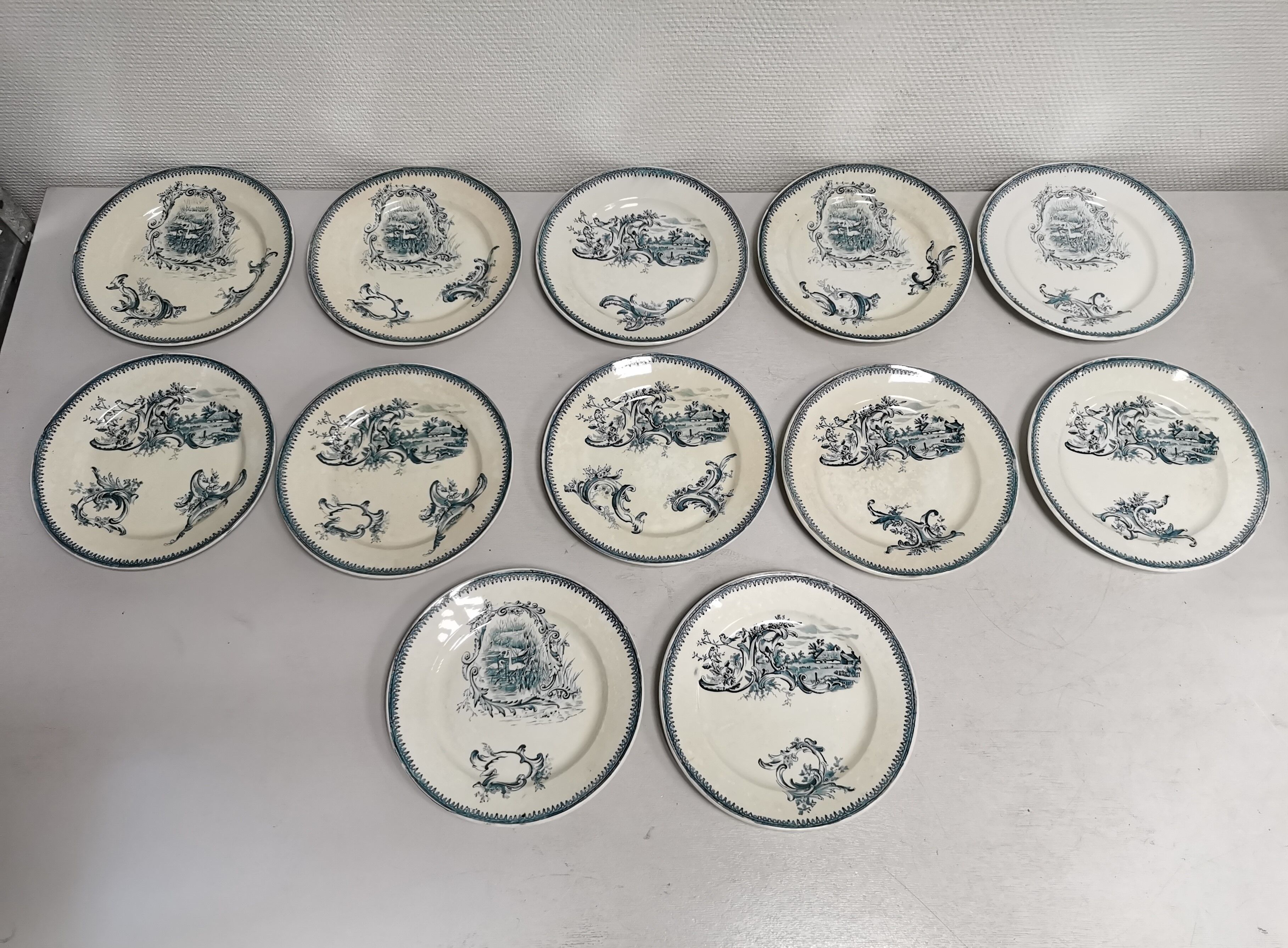 Table service 12 old plates Terre de Fer Rocaille , Faience Pexonne