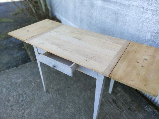 Farmhouse table with extensions
