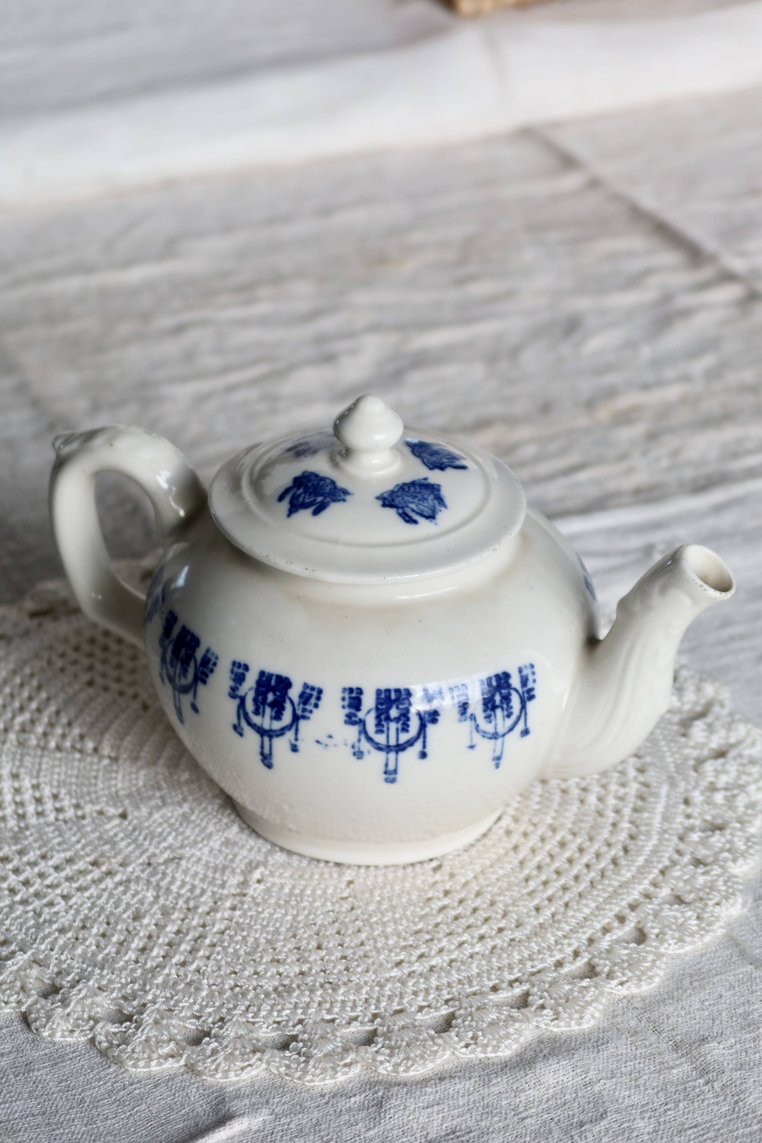 Antique teapot Saint-Uze steel clay cobalt blue pattern