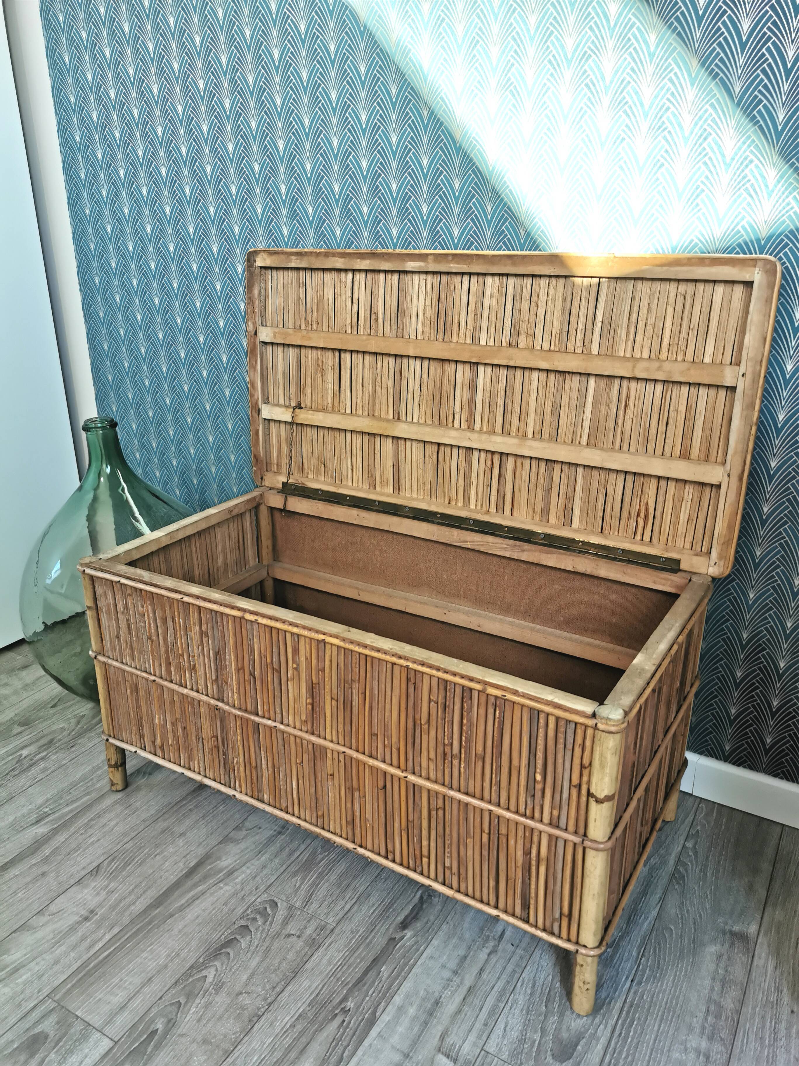 Vintage rattan box