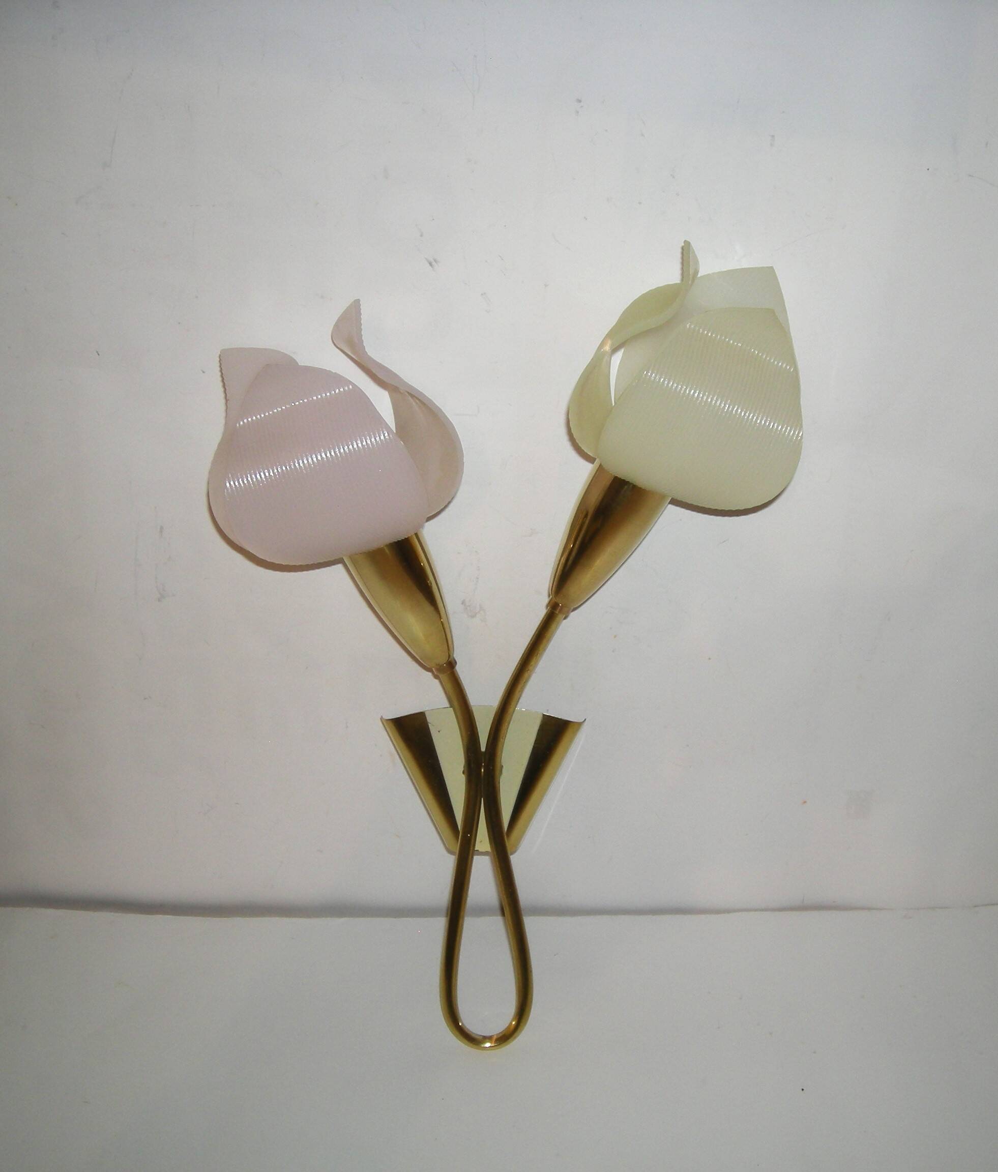 Double flower wall light from the 1950s.