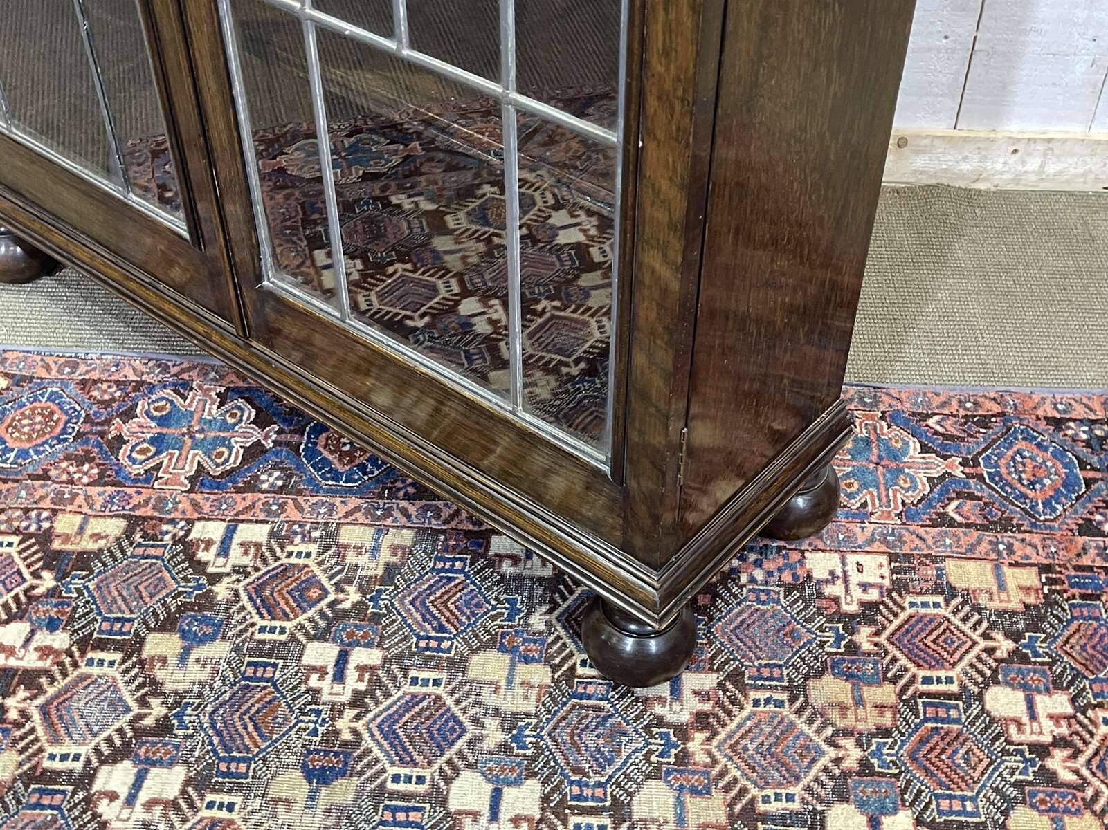 Vitrine anglaise en chêne début XXème