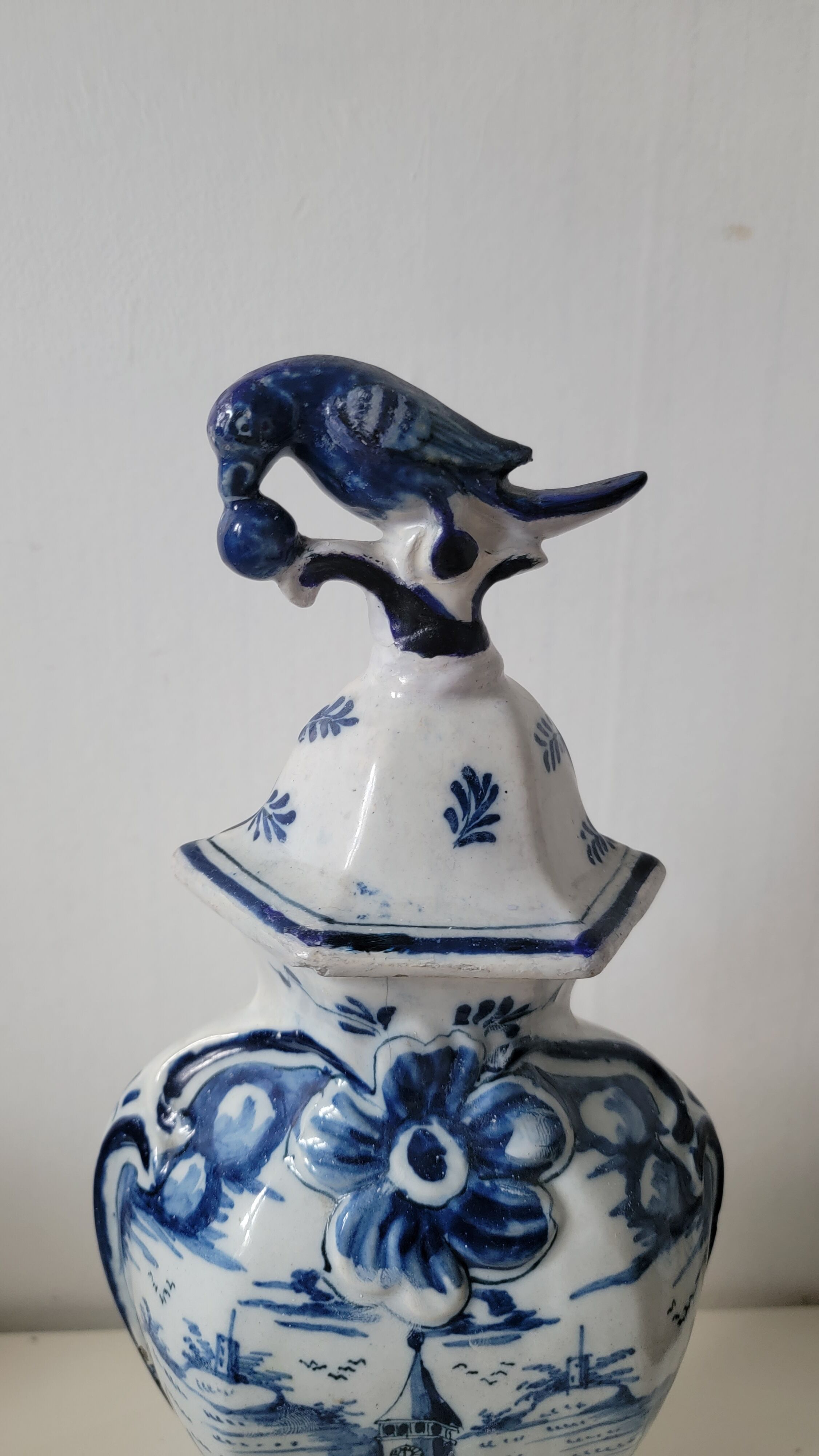 Potiche vase with Chinese lid