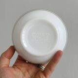 4 ramekins in white opaline, rounded shape, clean green borders