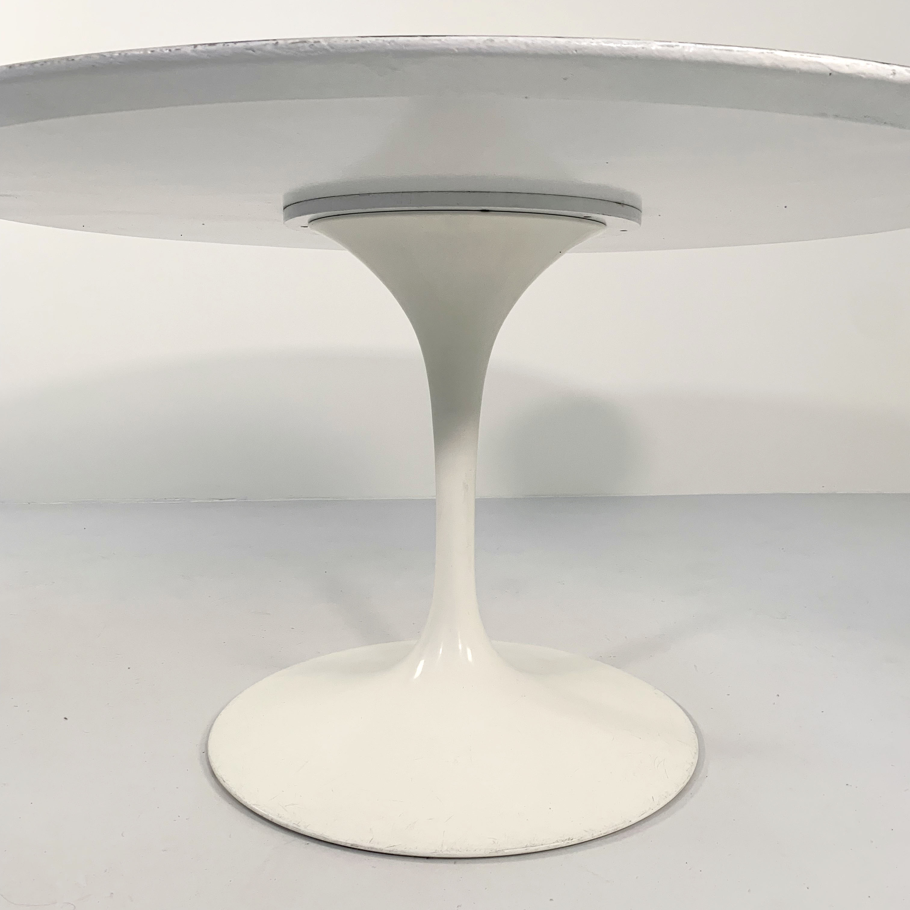 Laminated table Tulip 137 cm by Eero Saarinen edited by Knoll, 1970s