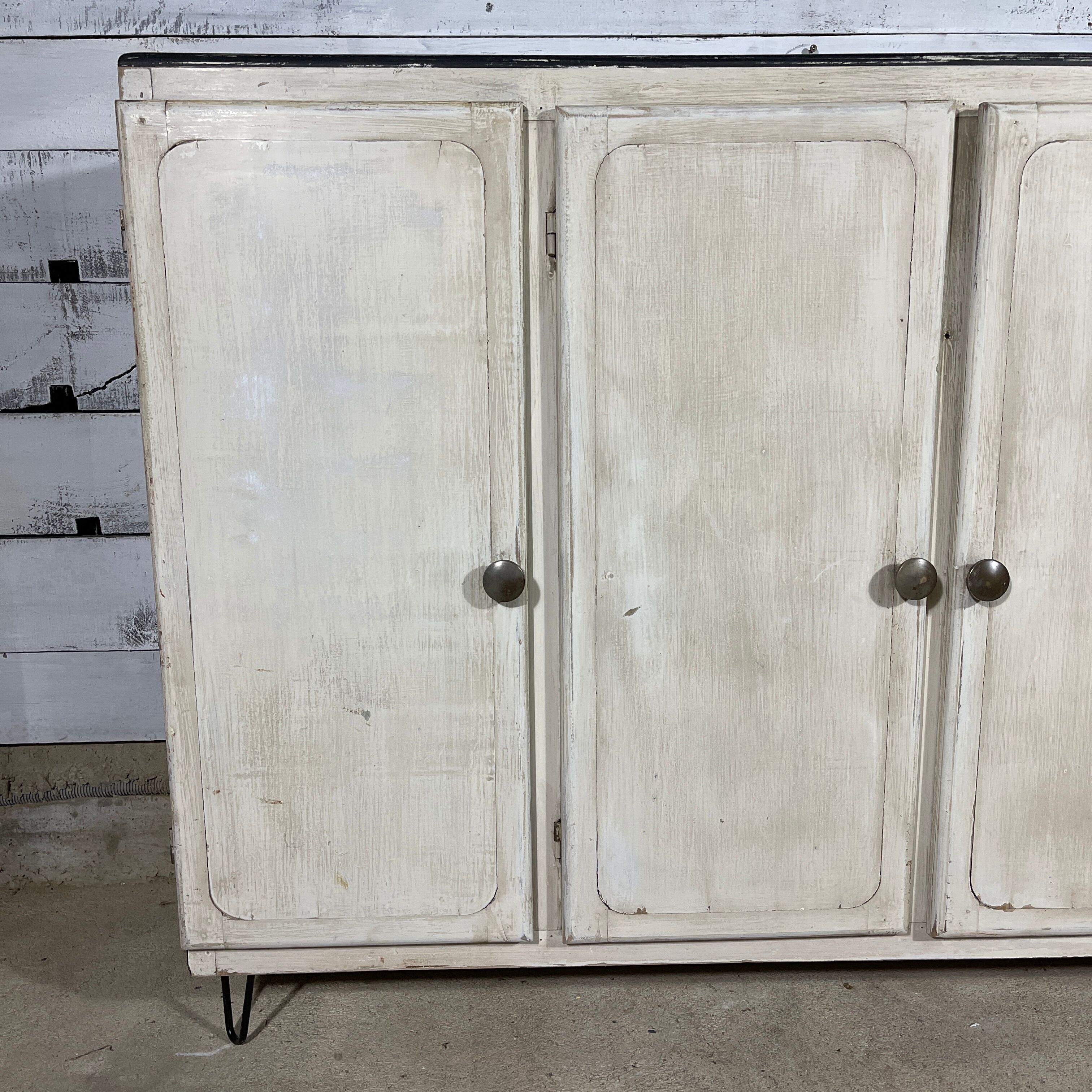 Patinated sideboard 4 doors