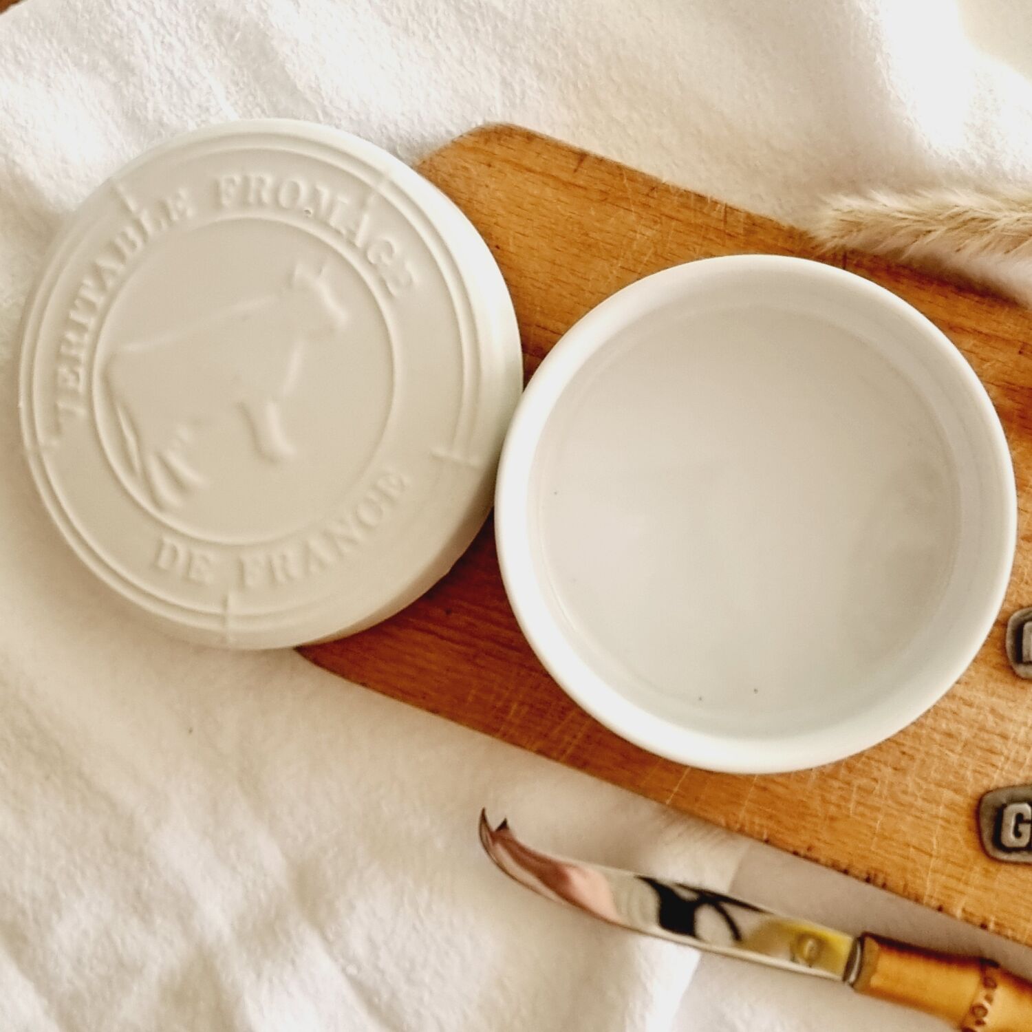 Camembert ceramic box