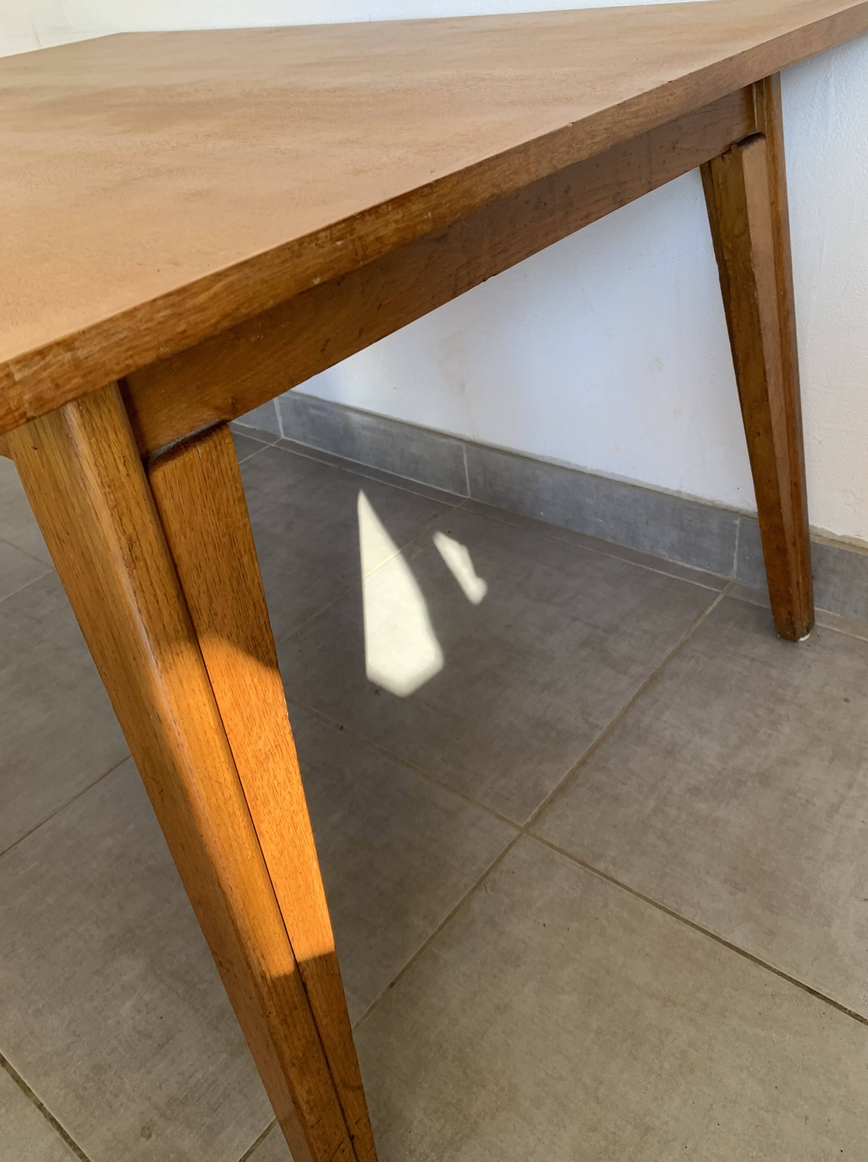 Table de repas vintage années 60 en chêne clair