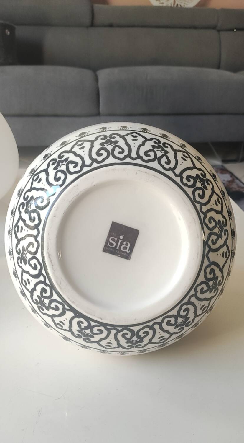 Vase Sia Home Fashion. Celestial Sphere design. Decor with birds/Chimeras.