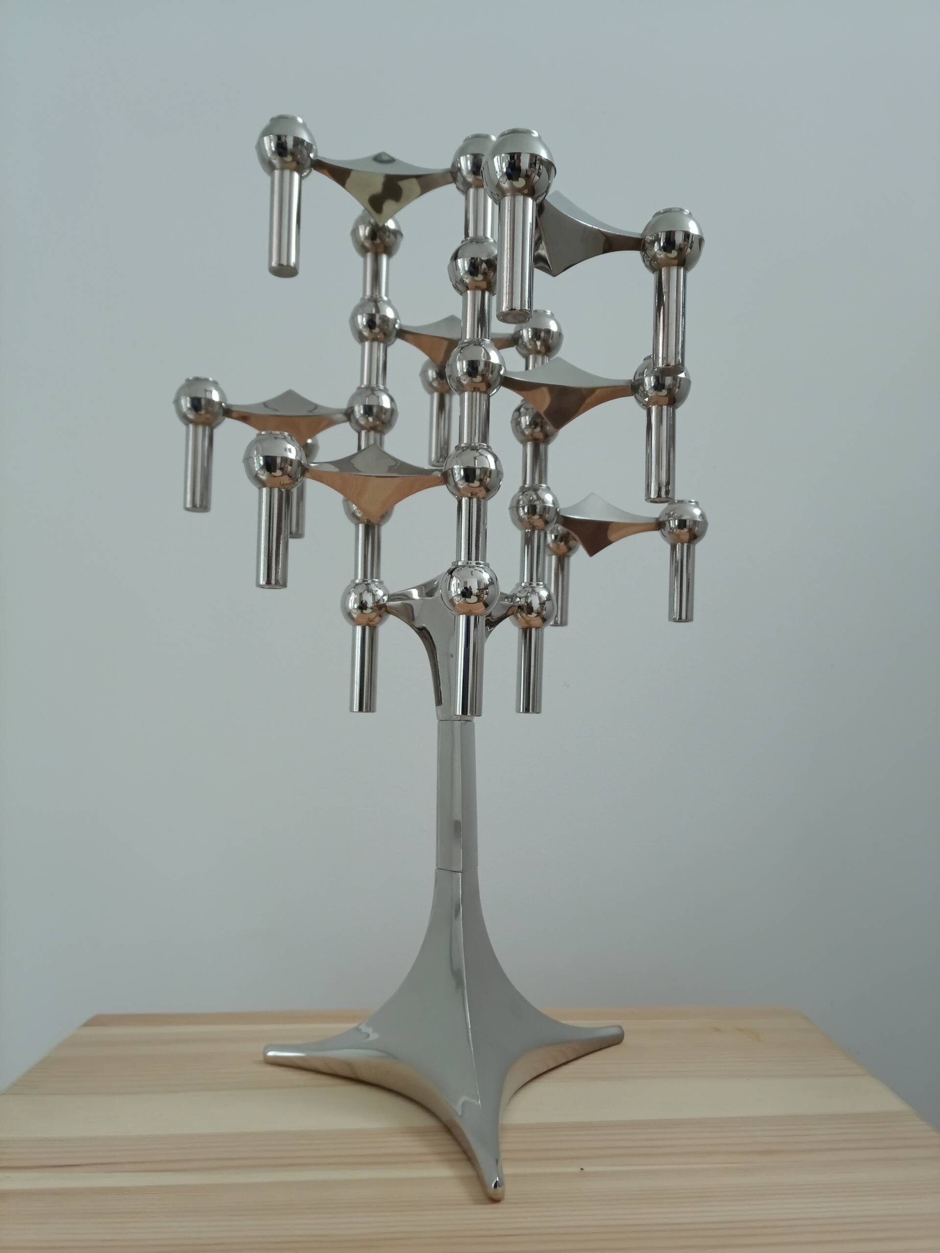 Nagel modular floor-standing unit