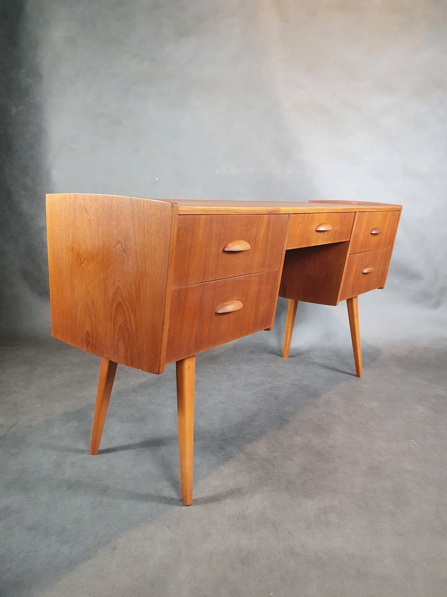 Vintage teak desk with 5 drawers, Restored, Norway 1960