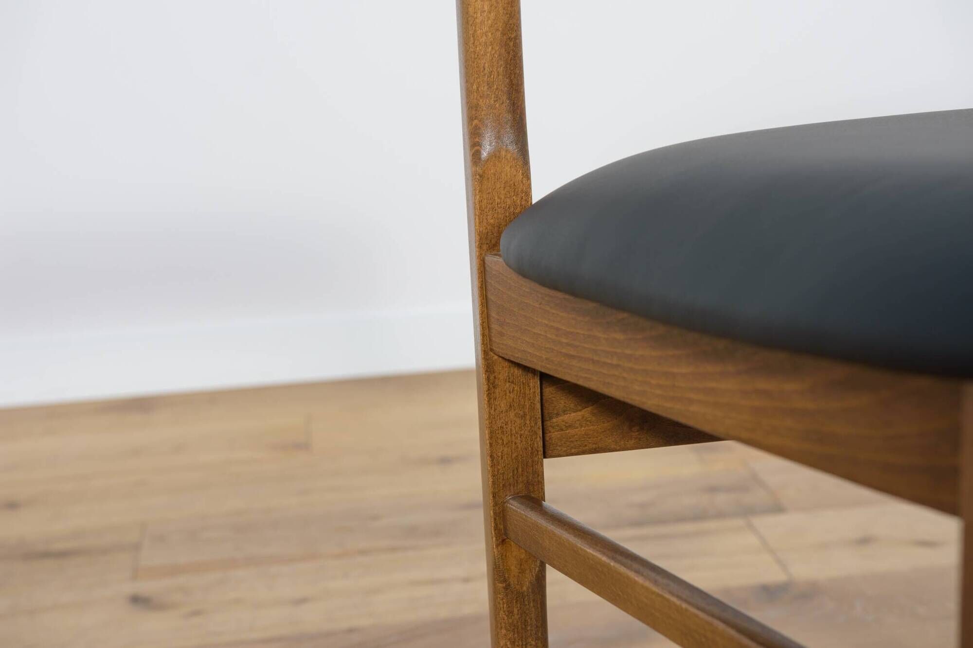 Mid-Century Round Extendable Dining Table and Chairs from McIntosh, 1960s, Set of 5