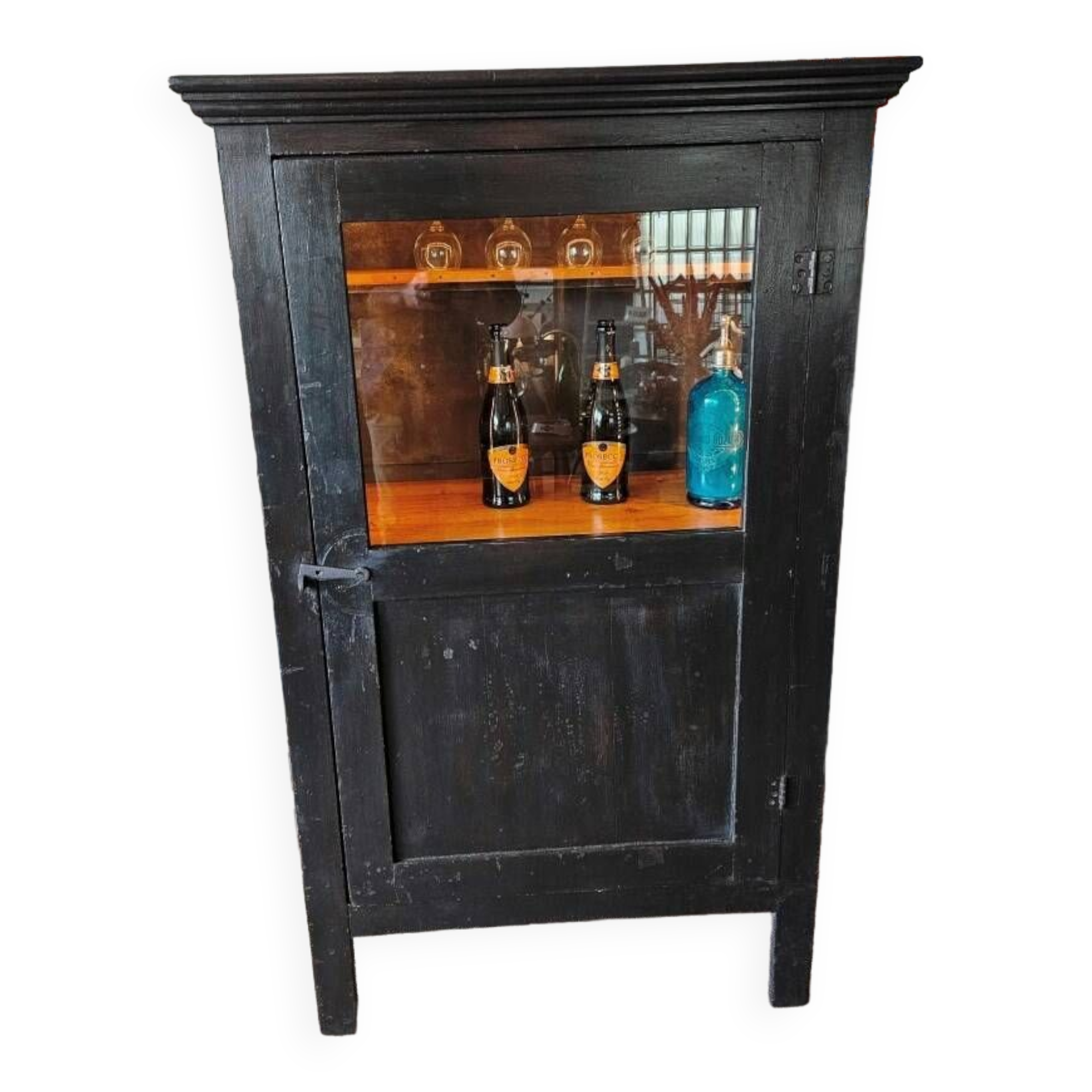 Wine cabinet