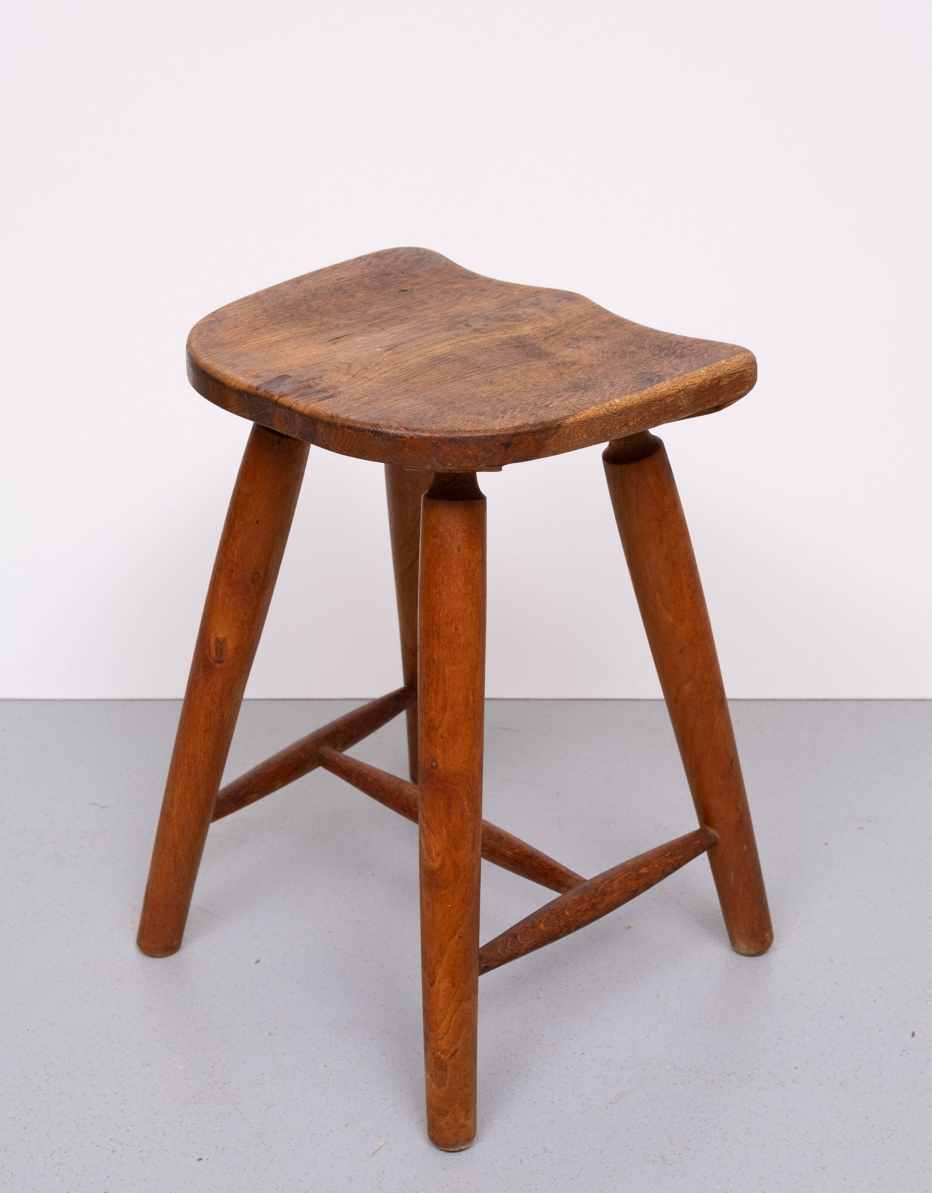 Tabouret rustique en bois massif des années 1950 Hollande