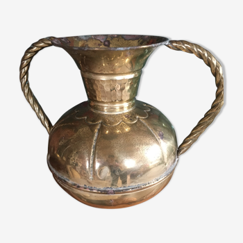 Vase en cuivre