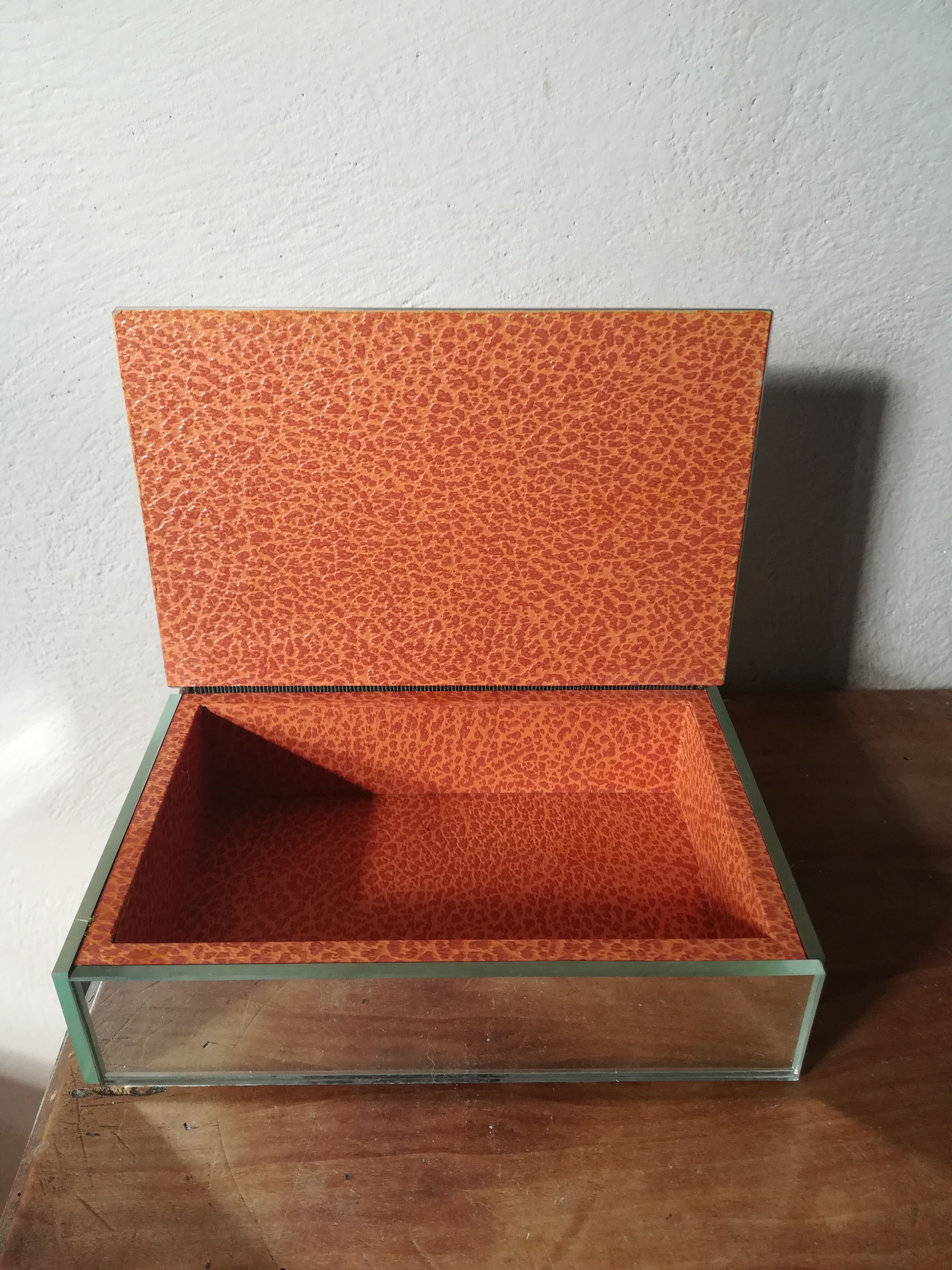 A multi-shed glass box