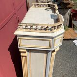 Confectioner's counter