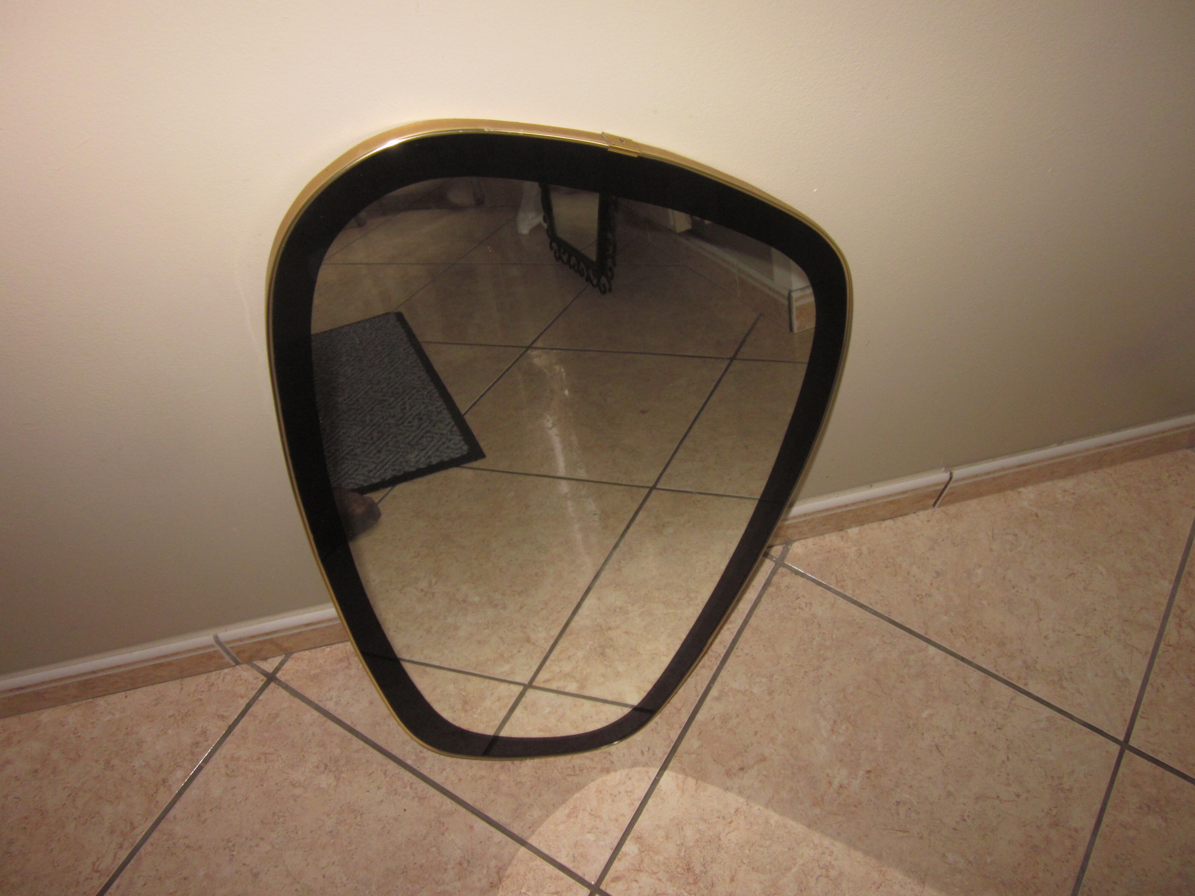 Asymmetrical mirror 50-60 years - 41x70cm