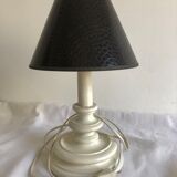 Table lamp with lampshade