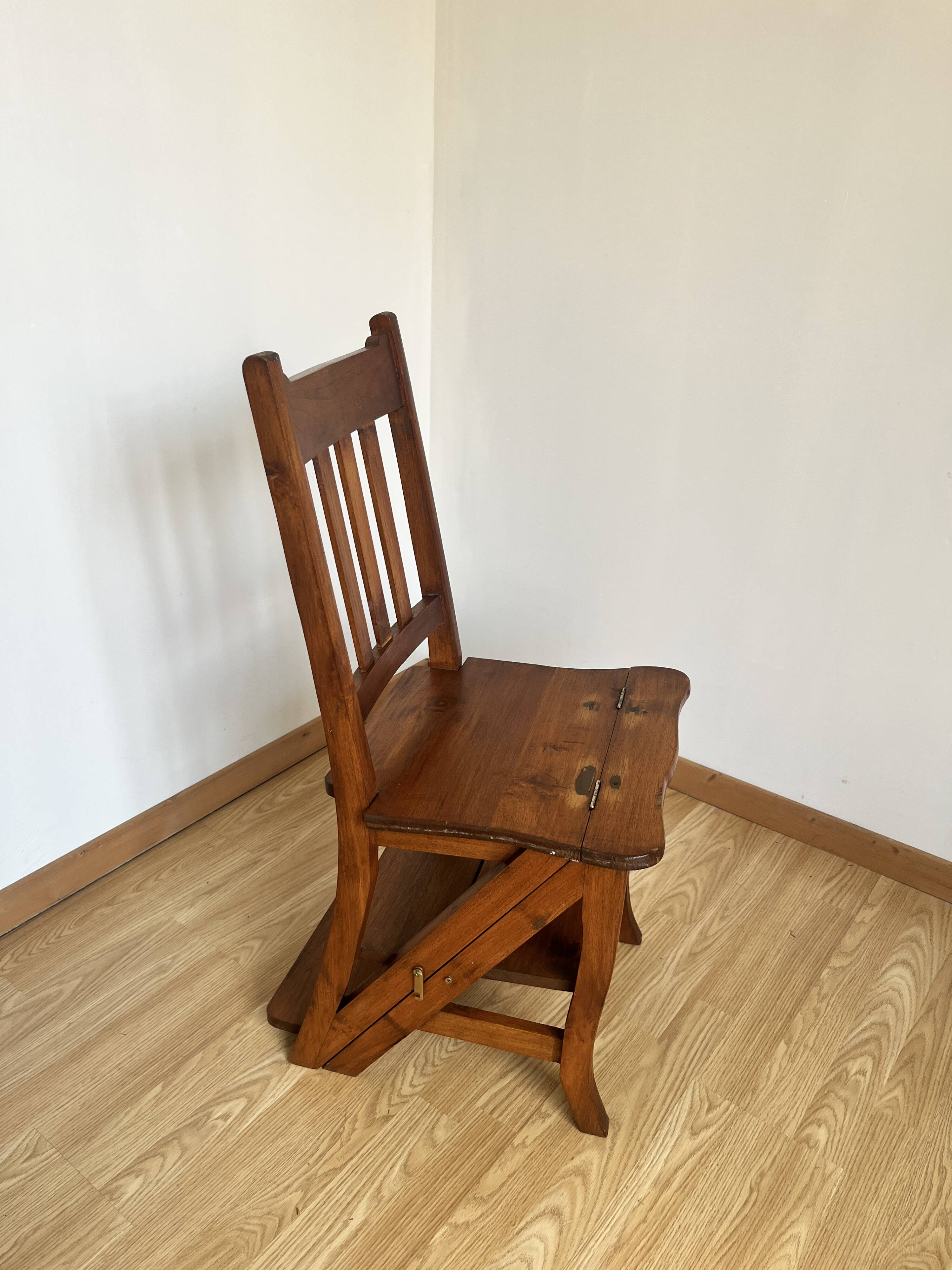 Chaise escabeau en bois
