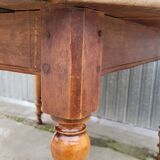 Rustic Burgundian farm table with old round shutters - 1m50
