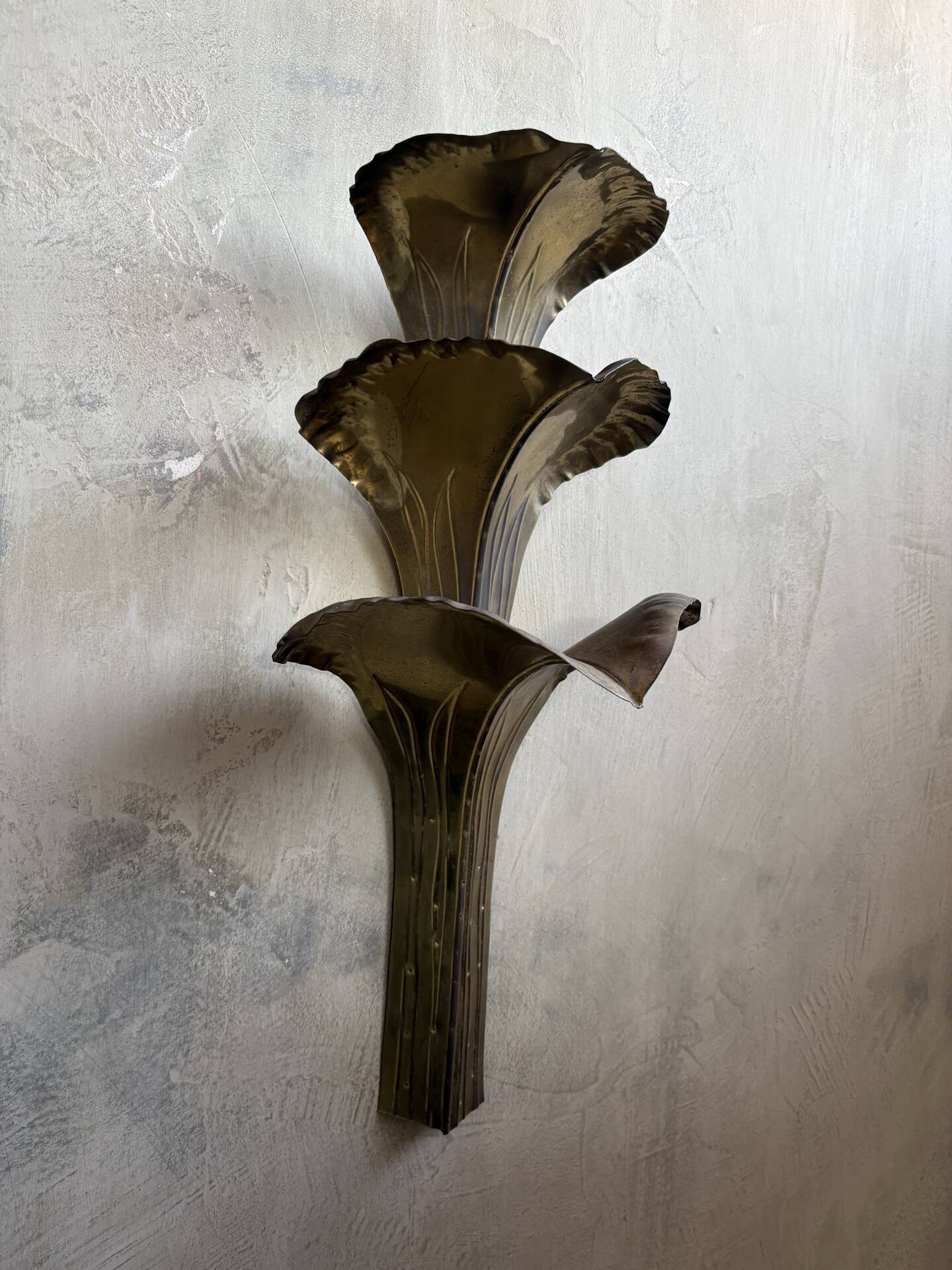 Rare wall sconce in brass – Tommaso Barbi style – 1970s
