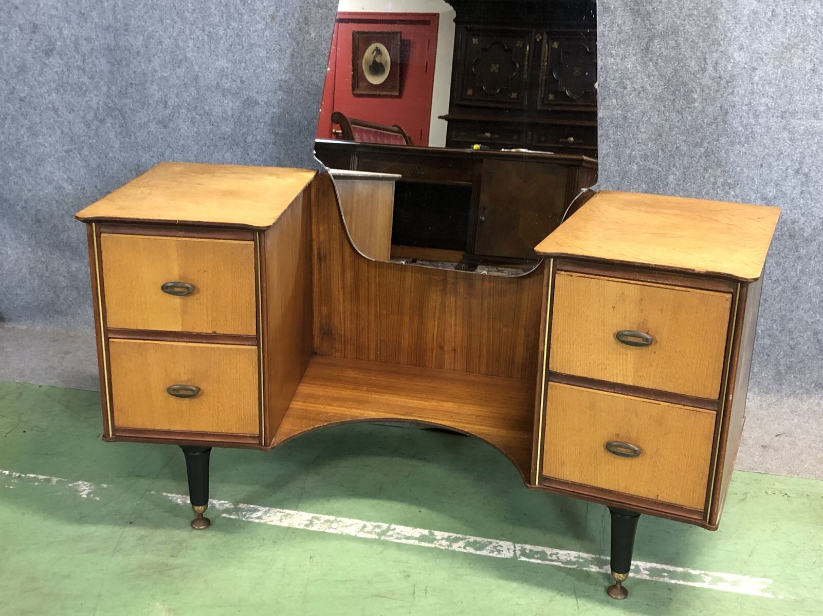 Hairdresser 1970s in teak and oak blond feet compass