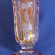 Vase forme chantournée avec  piedouche