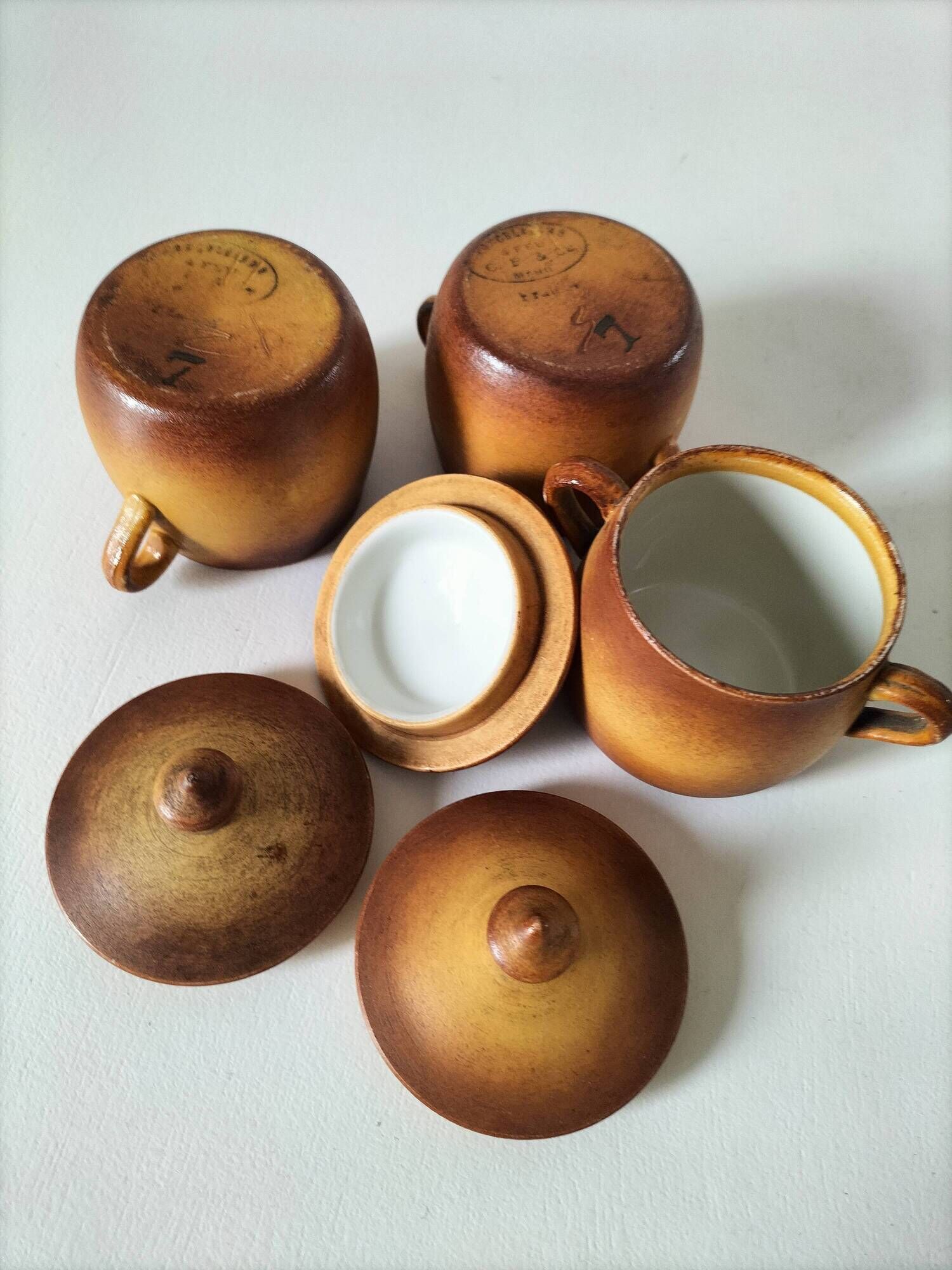 Set of three mini cocottes Pillivuyt in porcelain – 1930s-1940s
