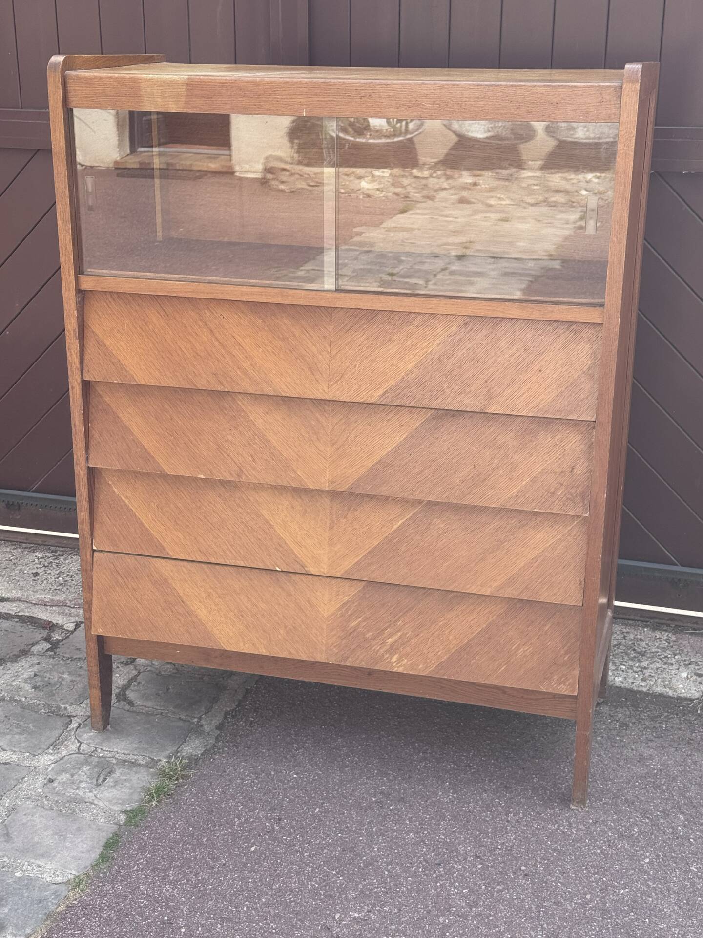 Glass cabinet
