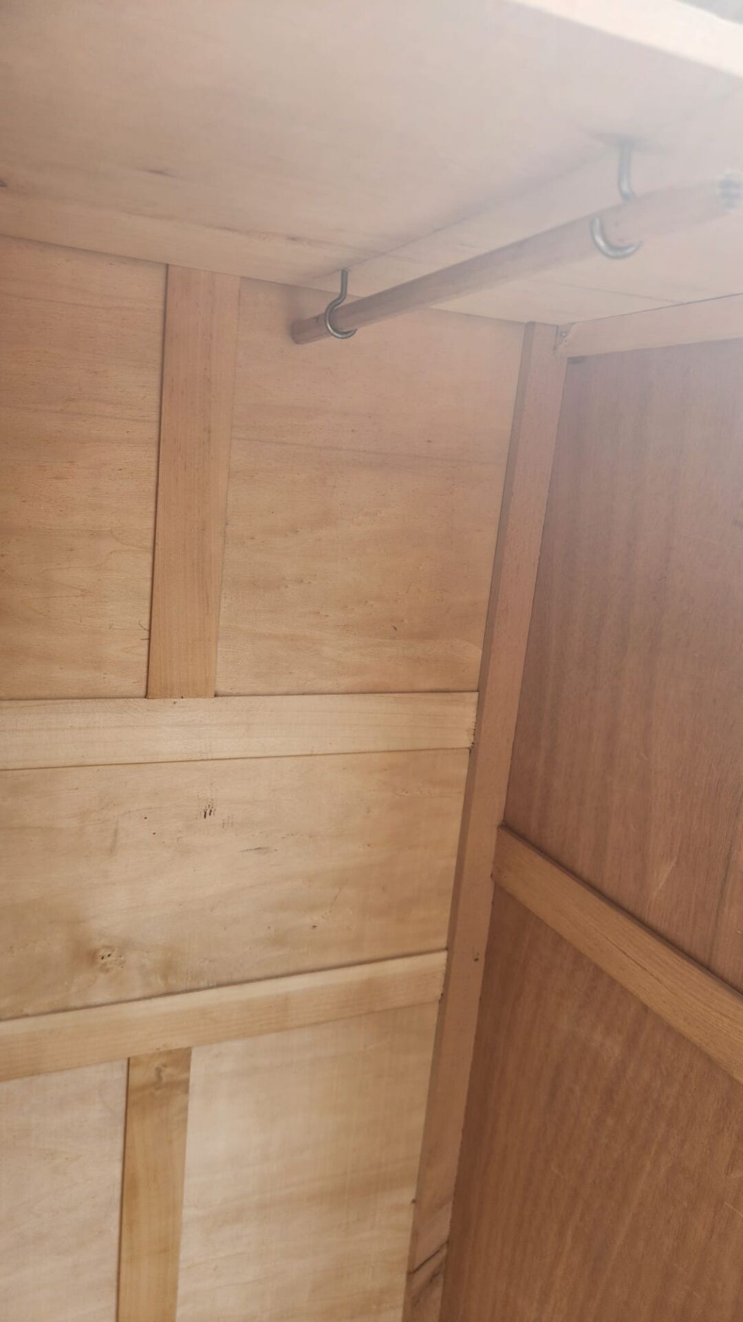 Armoire parisienne 2 portes décapee 1950