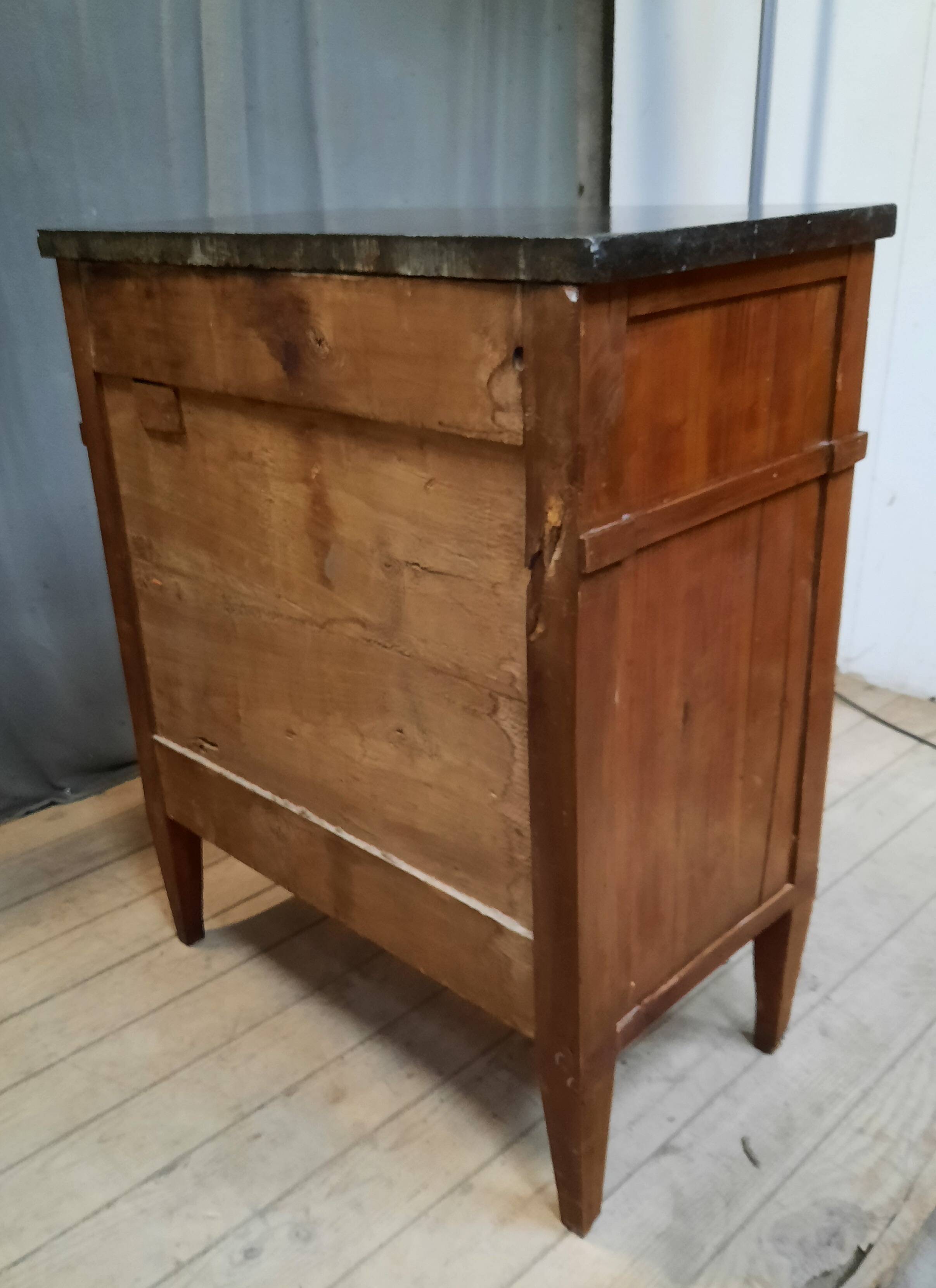 Directory chest of drawers