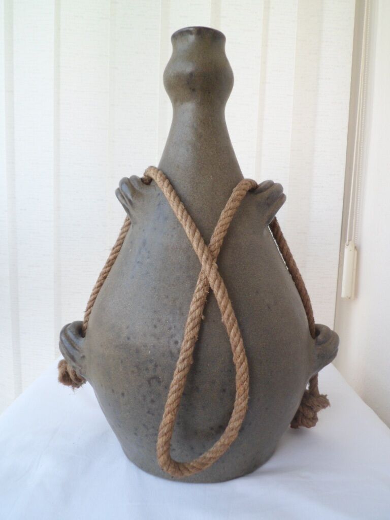 Sandstone jug Pottery of the Grottes Dieulefit