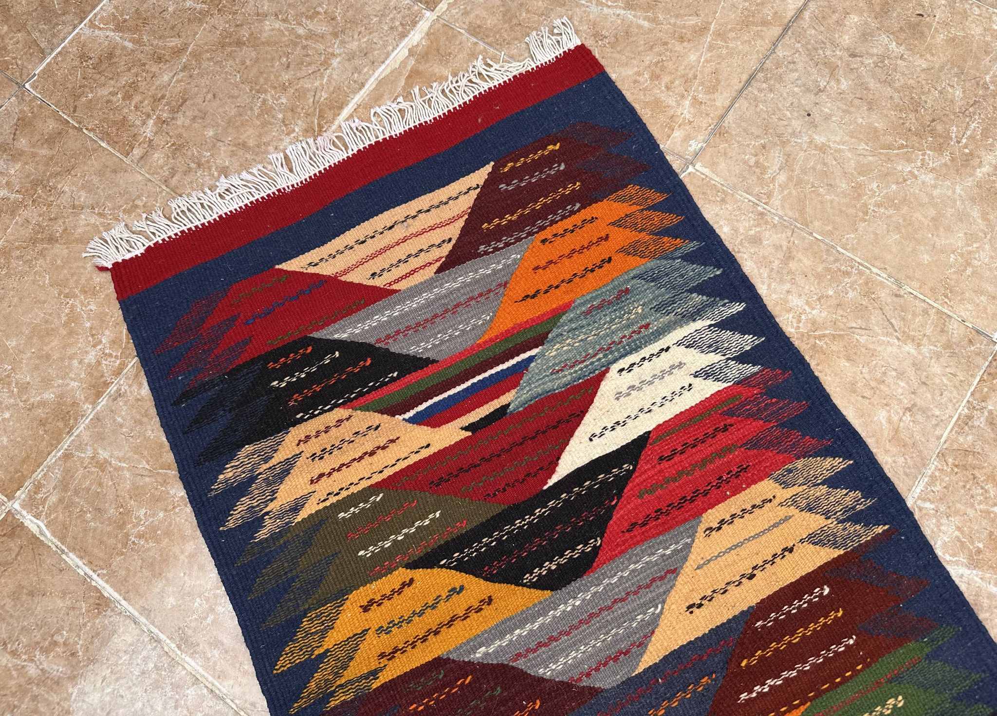 Small Moroccan rug, kilim picaso, flat woven rug, decoration