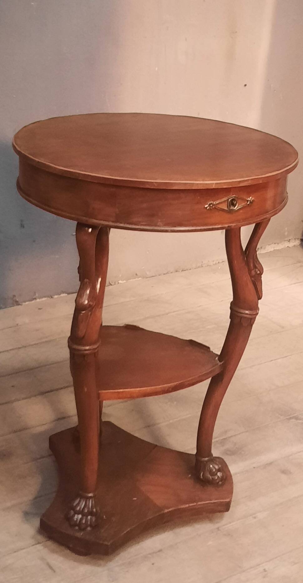 Side table with a swan neck.
