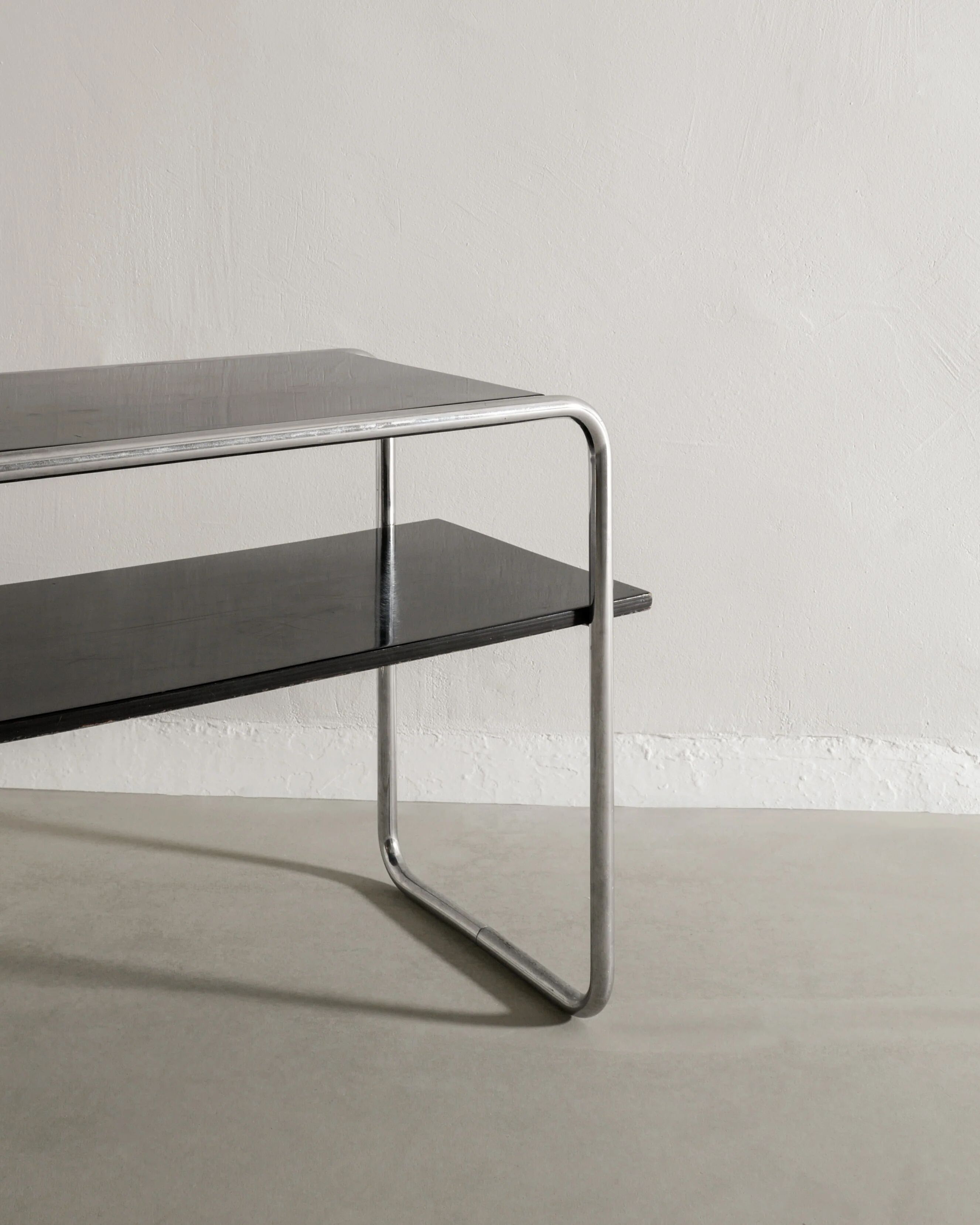 Table d'appoint vintage Bauhaus « B12 » du milieu du siècle par Marcel Breuer, années 1930