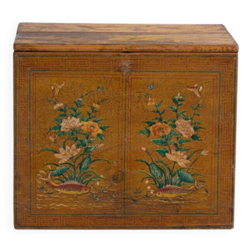 Chinese chest with original painting – China, circa 1900