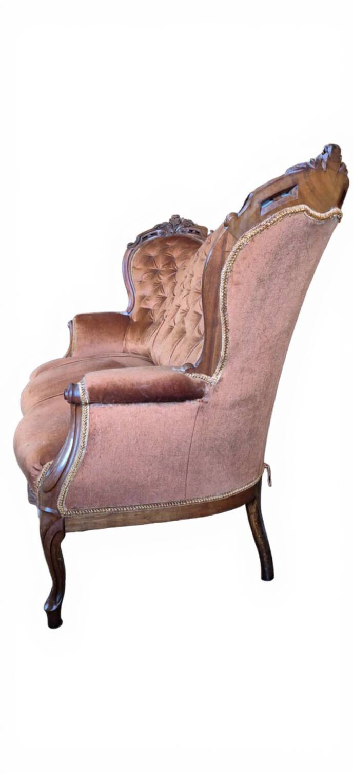 19th-century neo-Rococo antique canapé – Walnut structure