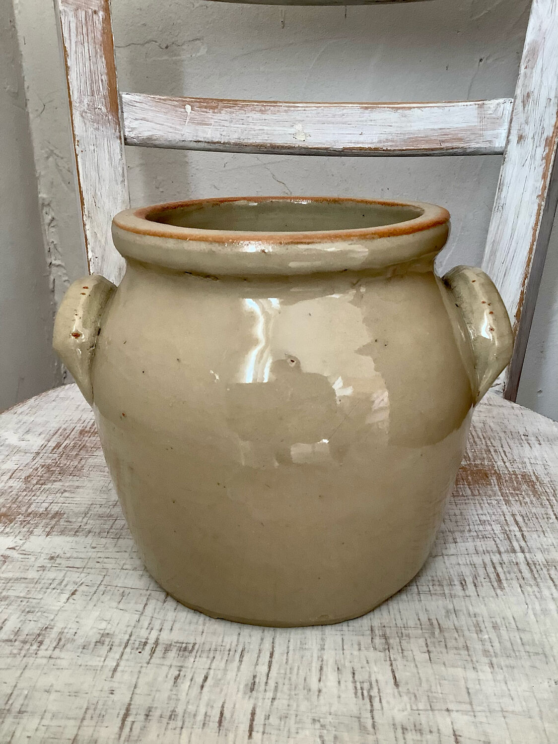 Grease pot or stoneware salt pan