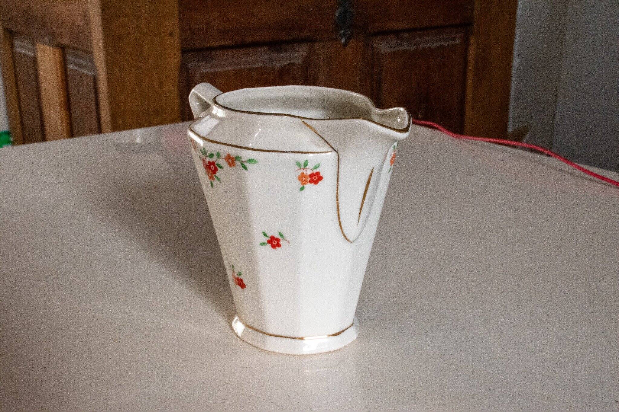 Pot à lait en porcelaine de Tchécoslovaquie, décor fleuri vintage