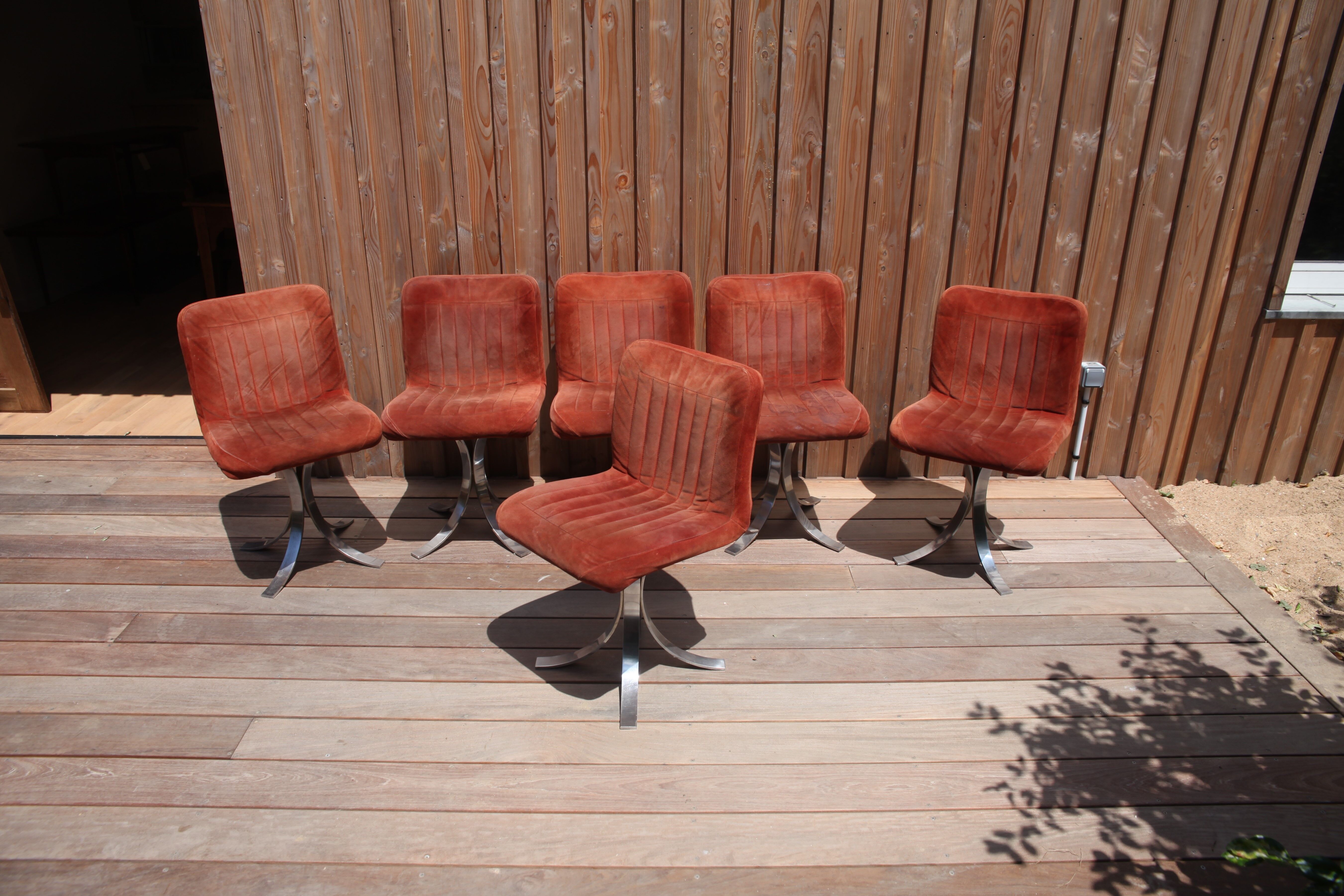 6 cooked chairs and metal base