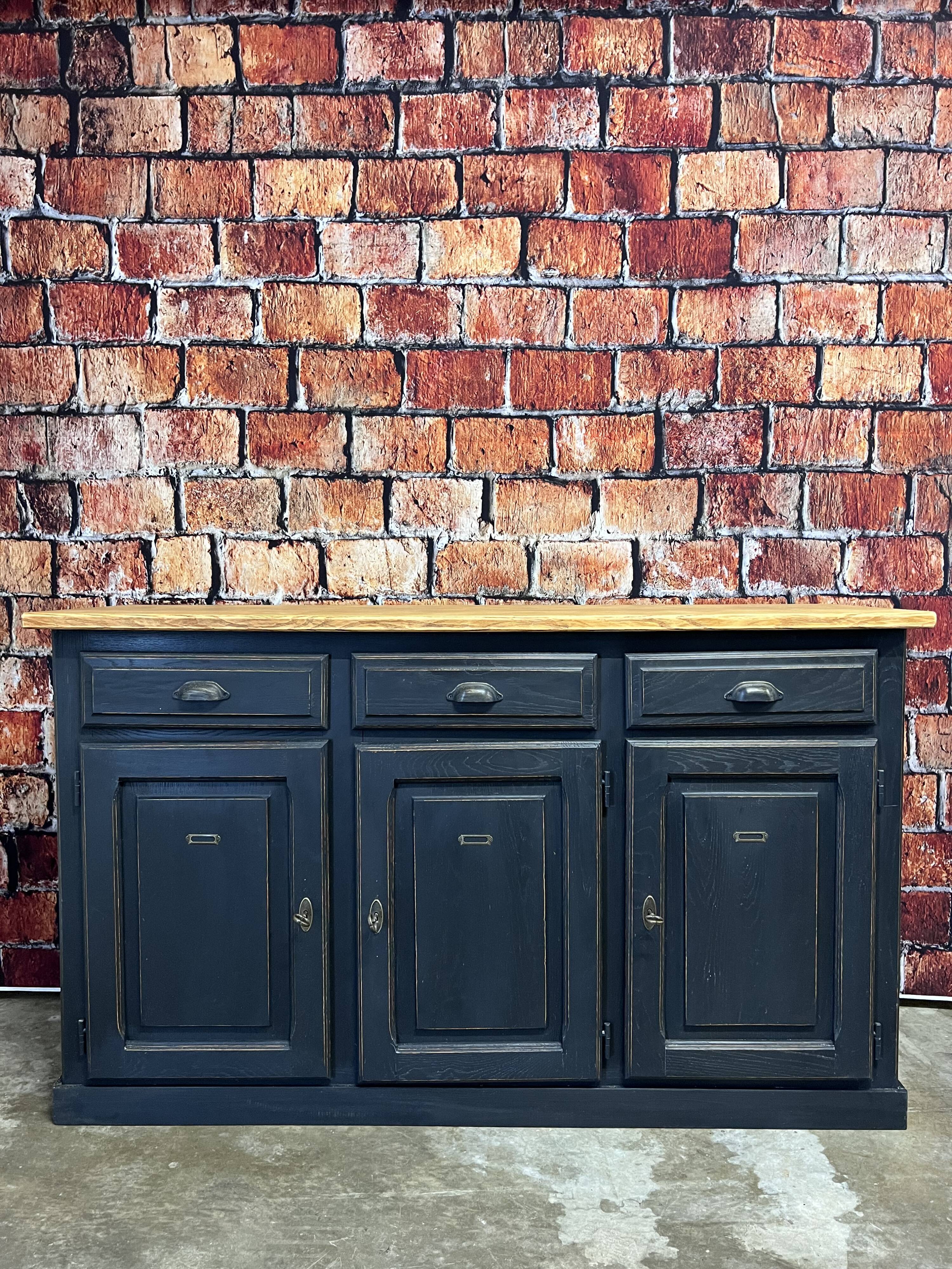 Oak sideboard / TV stand