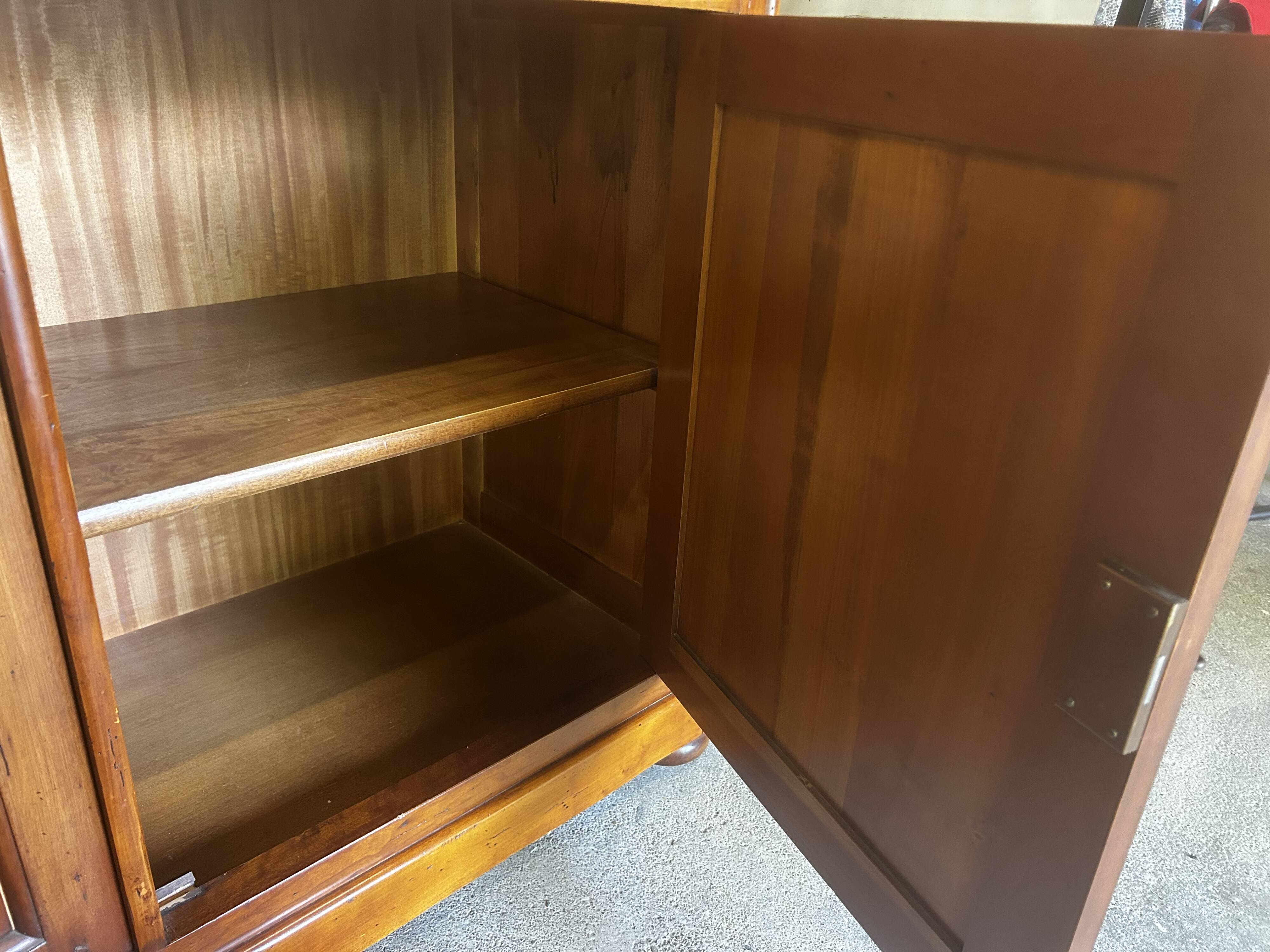 Commode en merisier