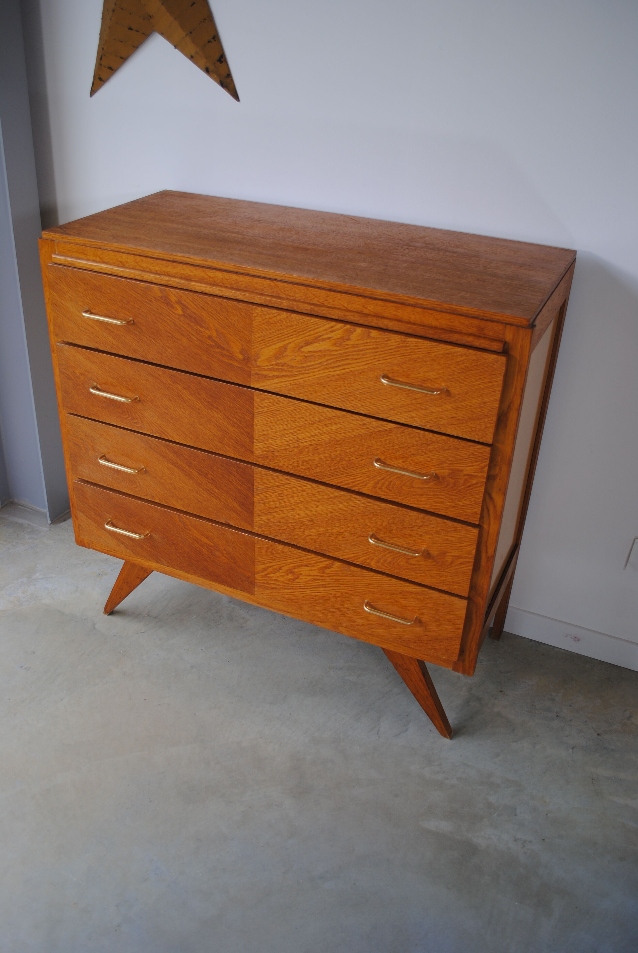 Chest of drawers feet compass 1970