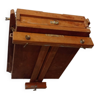 Old transportable easel