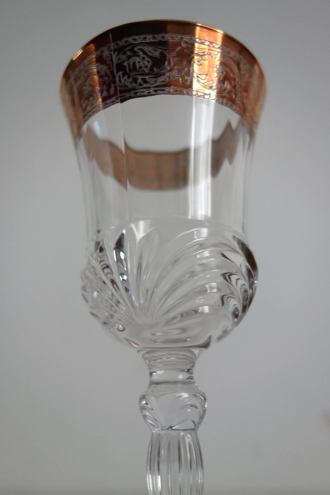 2 gold crystal wine glasses model Aurea by Royal crystal rock, Italy
