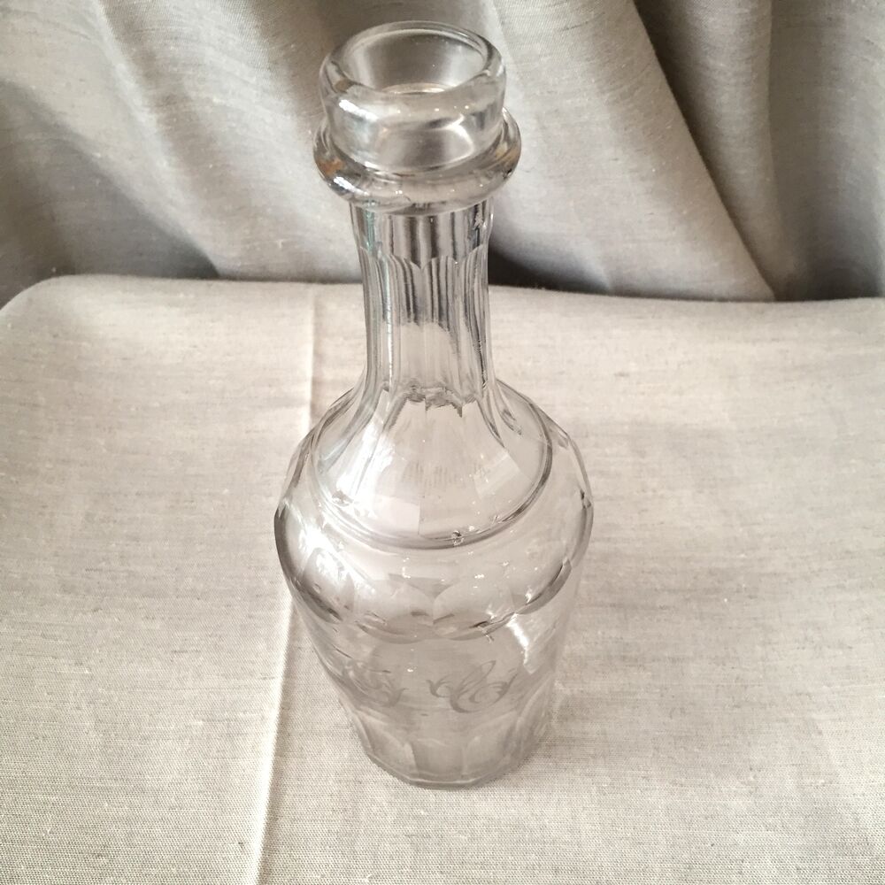 Bottle in gravel glass cognac of the years 1930