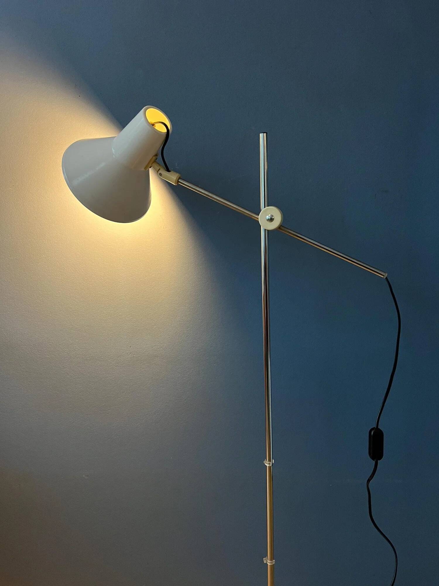 Lampadaire réglable blanc vintage des années 50